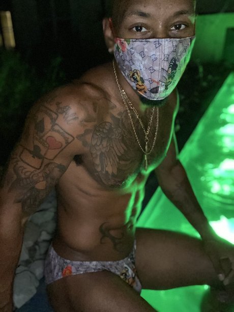 Naken läckt OnlyFans-bild av Nutmilkxxx