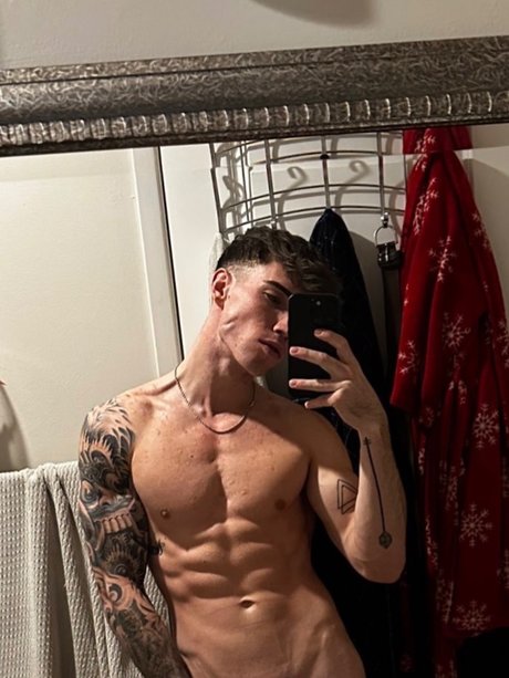 Naken läckt OnlyFans-bild av Asa