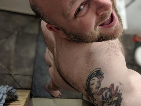 Naakte gelekte OnlyFans-foto van Darren 