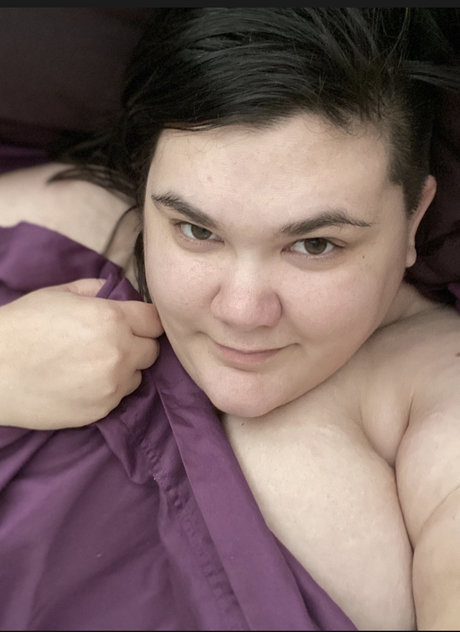 Alaston vuotanut OnlyFans-kuva Nonsensicalfun2020