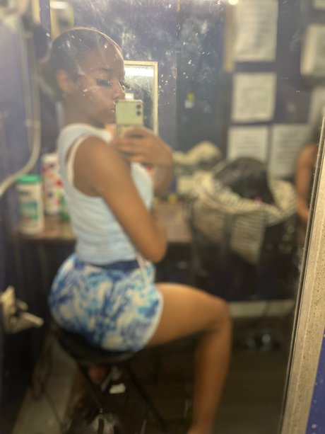 Nahá fotka uniklých OnlyFans od Pressure Nola