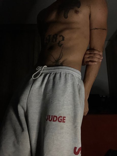 Naken läckt OnlyFans-bild av No Angel