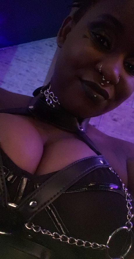 Nahá fotka uniklých OnlyFans od Ninarose