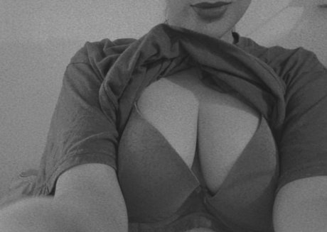 Nahá fotka uniklých OnlyFans od Paula Sanchez