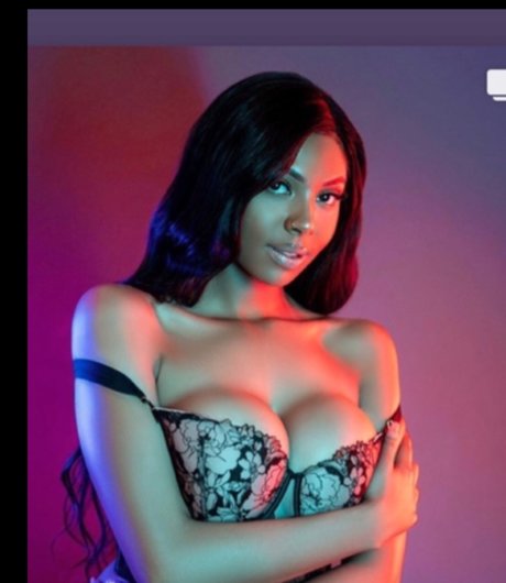 Nagie wyciekłe zdjęcie OnlyFans od Paris Sin
