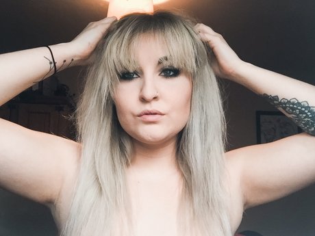 Alasti lekkinud OnlyFans-i pilt Gemini Baby