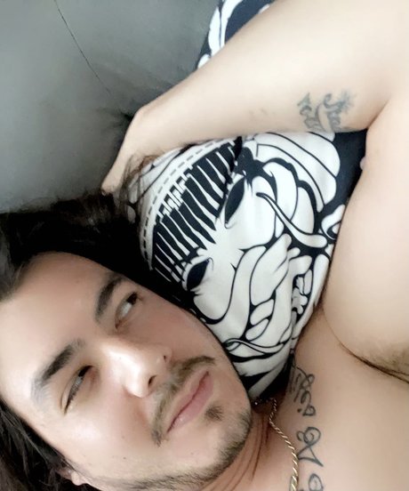 Alaston vuotanut OnlyFans-kuva Papicock