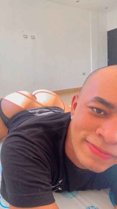 Nahá fotka uniklých OnlyFans od Paolo