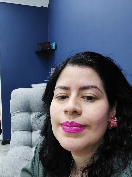 Alaston vuotanut OnlyFans-kuva Paola Andrea Riveros
