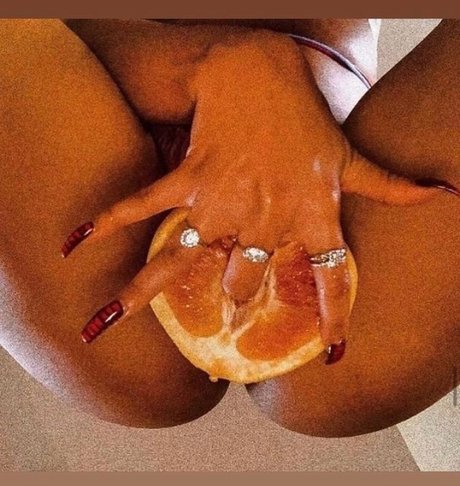 Обнаженная фотография утечки OnlyFans от Outtatheordinary