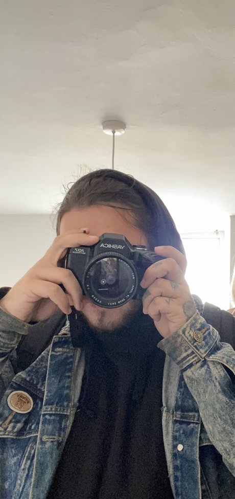 Naken läckt OnlyFans-bild av Oscar Wilde