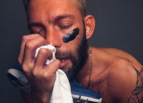 Обнаженная фотография утечки OnlyFans от Oscar Hm