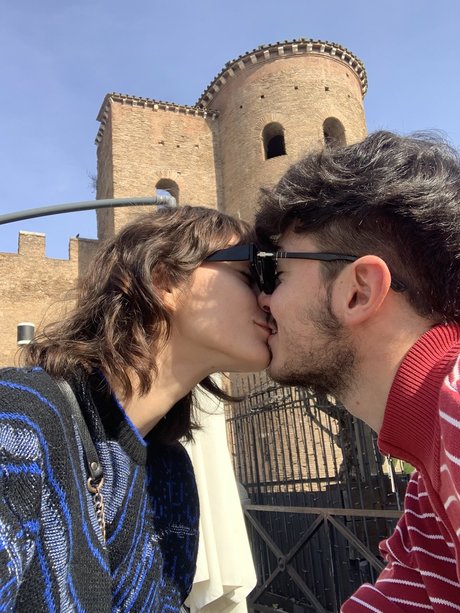Naken lekkede OnlyFans-bilde av Orazio Ampamp Leila 