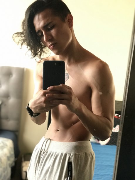 Naken läckt OnlyFans-bild av Diego Alejandro