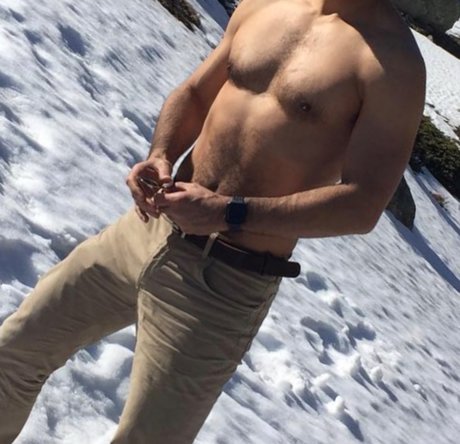 Naakte gelekte OnlyFans-foto van Onlytop4u
