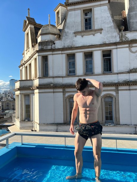Photo nue de fuite OnlyFans de T O T I T O 
