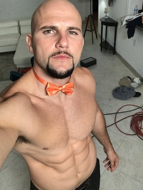 Alaston vuotanut OnlyFans-kuva Onlyjmac