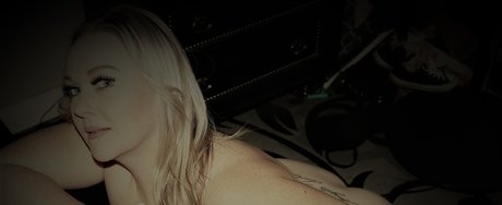 Naakte gelekte OnlyFans-foto van Tiffani Marie
