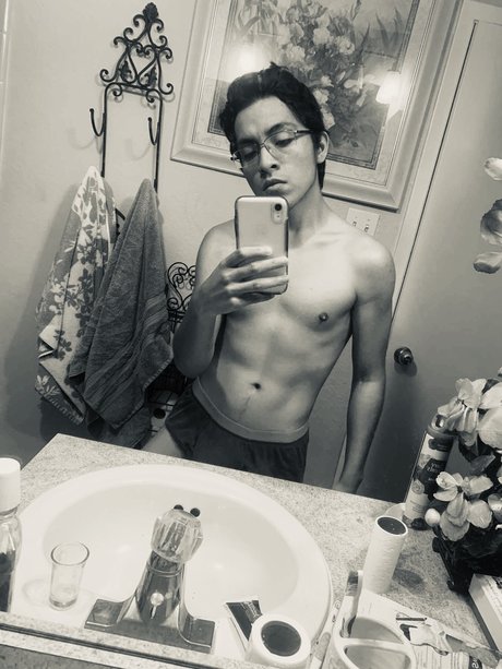 Naken läckt OnlyFans-bild av Popperbabe