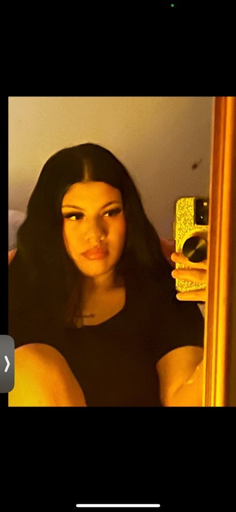 Nøgent lækket OnlyFans-billede af Milan