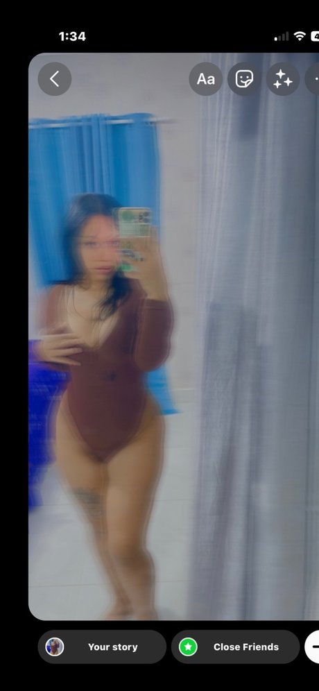 Naken läckt OnlyFans-bild av Puki 