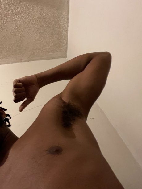 Alaston vuotanut OnlyFans-kuva Playboy