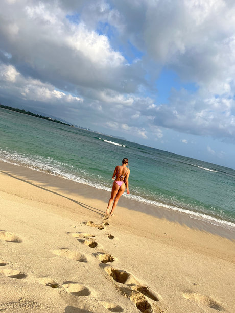 Naken läckt OnlyFans-bild av Planet Bella