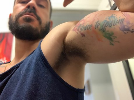 Photo nue de fuite OnlyFans de Mike Pitts