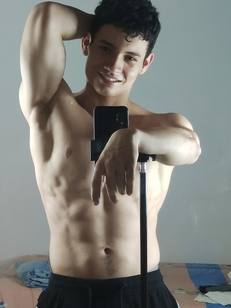 Naken läckt OnlyFans-bild av Andrs Snchez