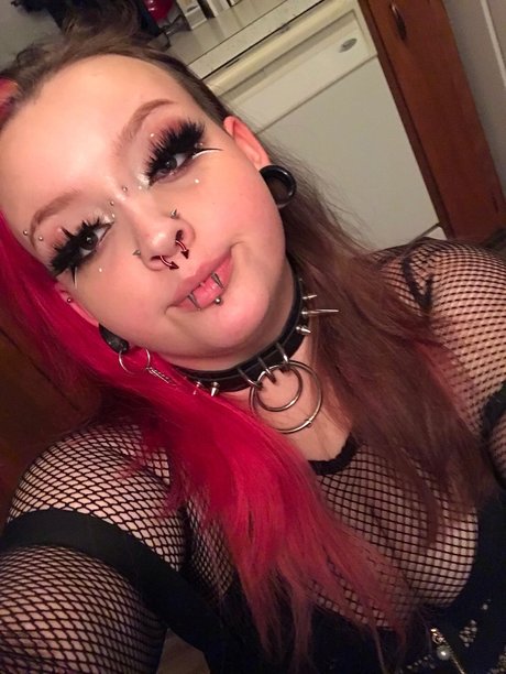 Nøgent lækket OnlyFans-billede af Honeygoth