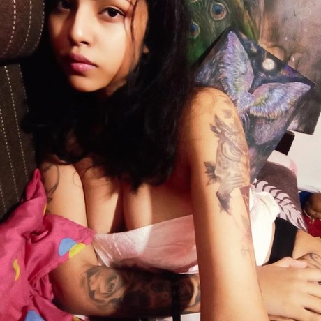 Naken läckt OnlyFans-bild av Moon Salvia