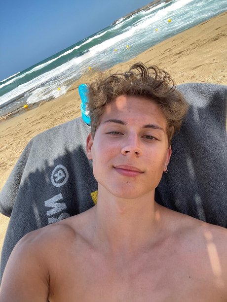Naakte gelekte OnlyFans-foto van Radko