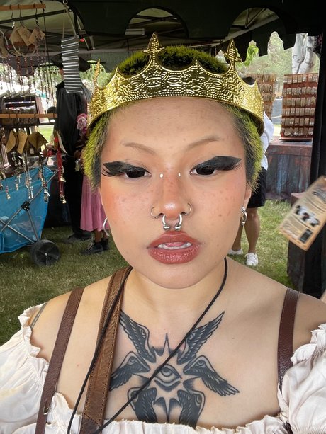 Naken läckt OnlyFans-bild av Mae