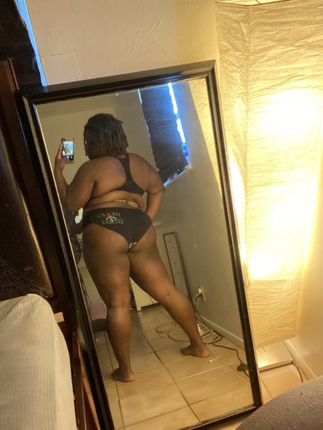 Обнаженная фотография утечки OnlyFans от Rope Queen