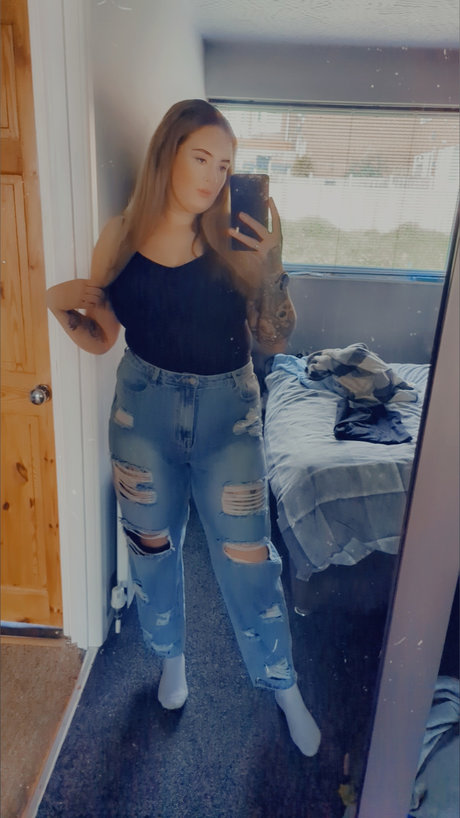 Alaston vuotanut OnlyFans-kuva Queenie