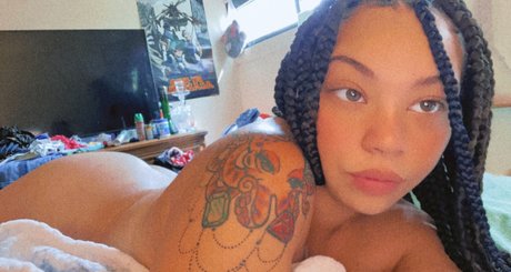 Naken läckt OnlyFans-bild av Peachies Playroom