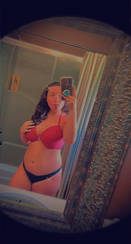 Naken läckt OnlyFans-bild av Allie