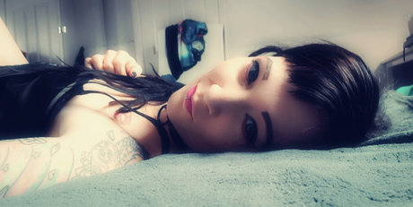 Naken läckt OnlyFans-bild av Alice