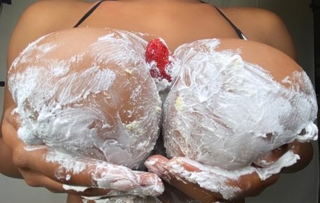 Naken läckt OnlyFans-bild av Jasmine