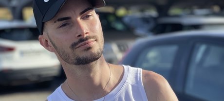 Naakte gelekte OnlyFans-foto van Renp