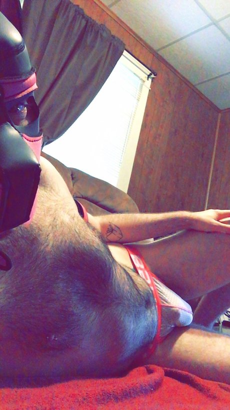 Naakte gelekte OnlyFans-foto van Puppy Tucker
