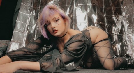 Naakte gelekte OnlyFans-foto van Sapphire