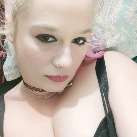 Naken läckt OnlyFans-bild av Alexis Blaze