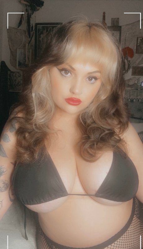 Naken läckt OnlyFans-bild av Primrose