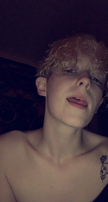 Naken läckt OnlyFans-bild av Riley Sikes