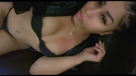 Alaston vuotanut OnlyFans-kuva Lala