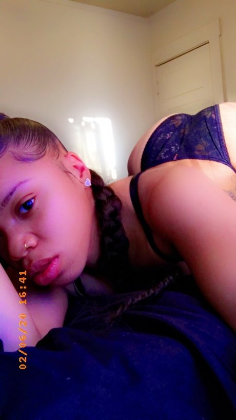 Nahá fotka uniklých OnlyFans od Rubyyy Stacks