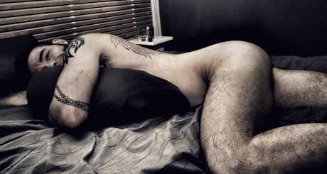 Naken läckt OnlyFans-bild av Riley Rhodes