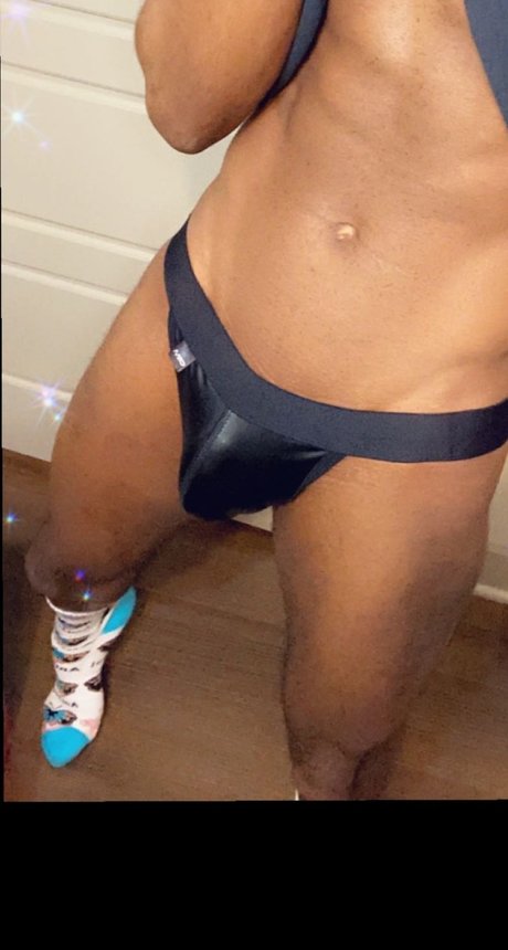 Naken läckt OnlyFans-bild av Riley Cash