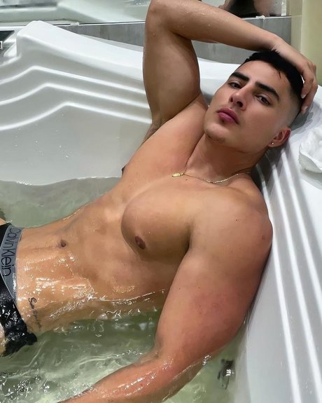 Обнаженная фотография утечки OnlyFans от Ricardofar